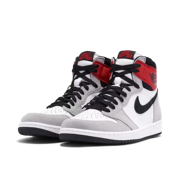 Air Jordan 1 Retro High OG ‘Smoke Grey’