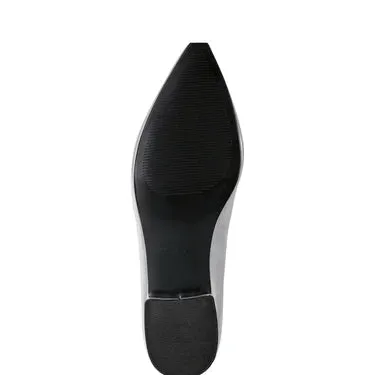 Gunner Pointed Toe Flat | Silver