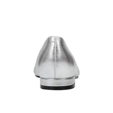 Gunner Pointed Toe Flat | Silver