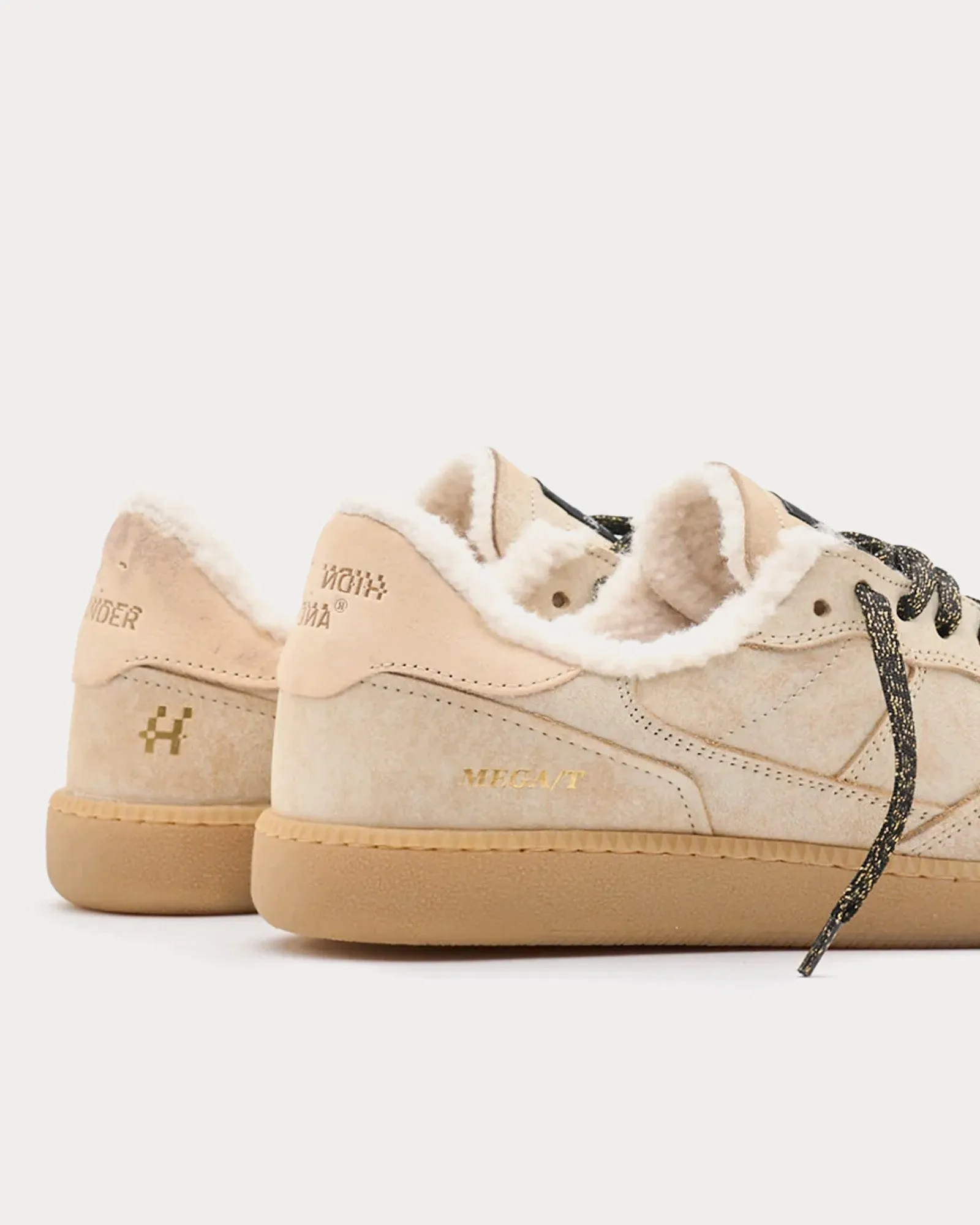 Mega T Pollar Fleece Cafè au Lait / Light Taupe Low Top Sneakers