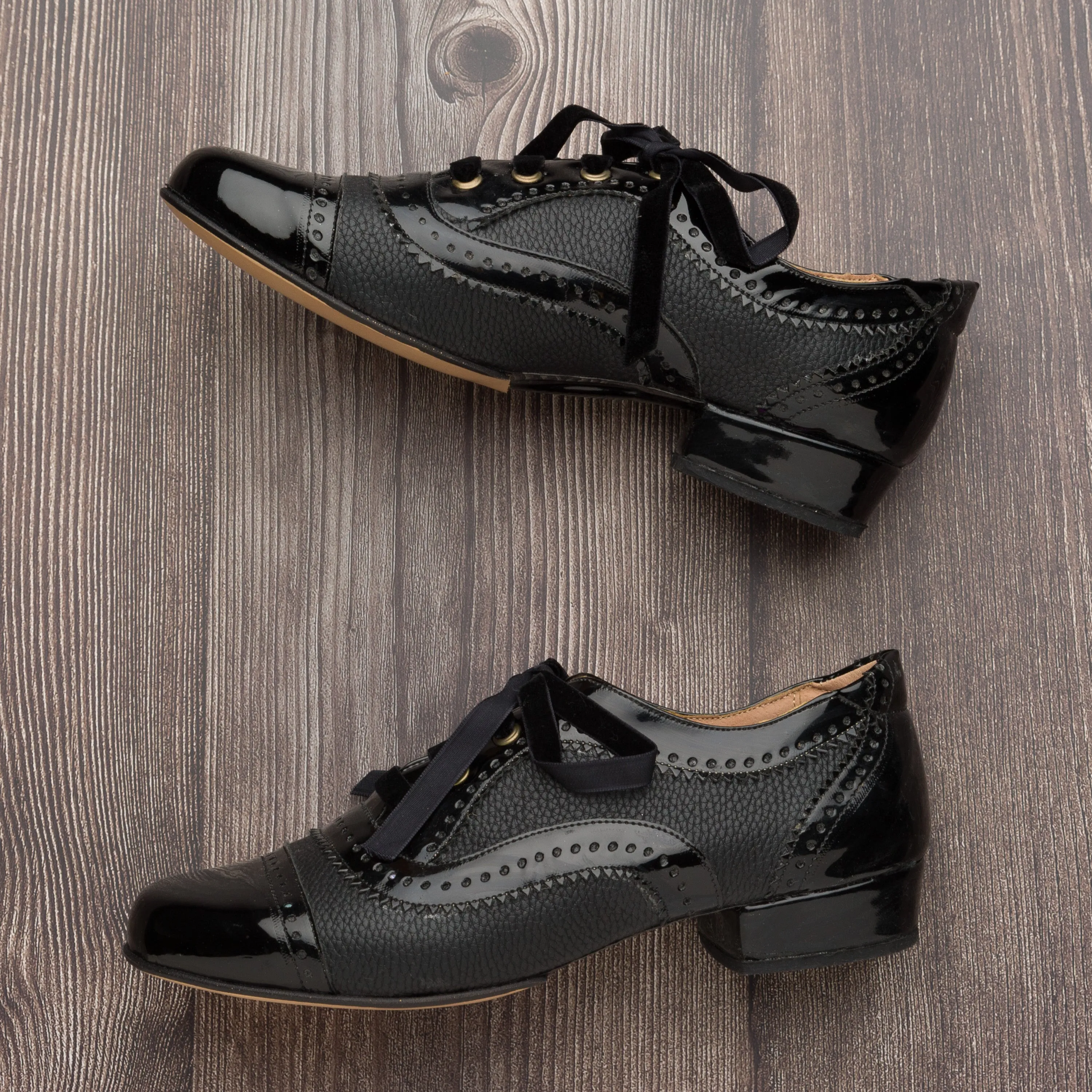 Oxford Vegan / Black