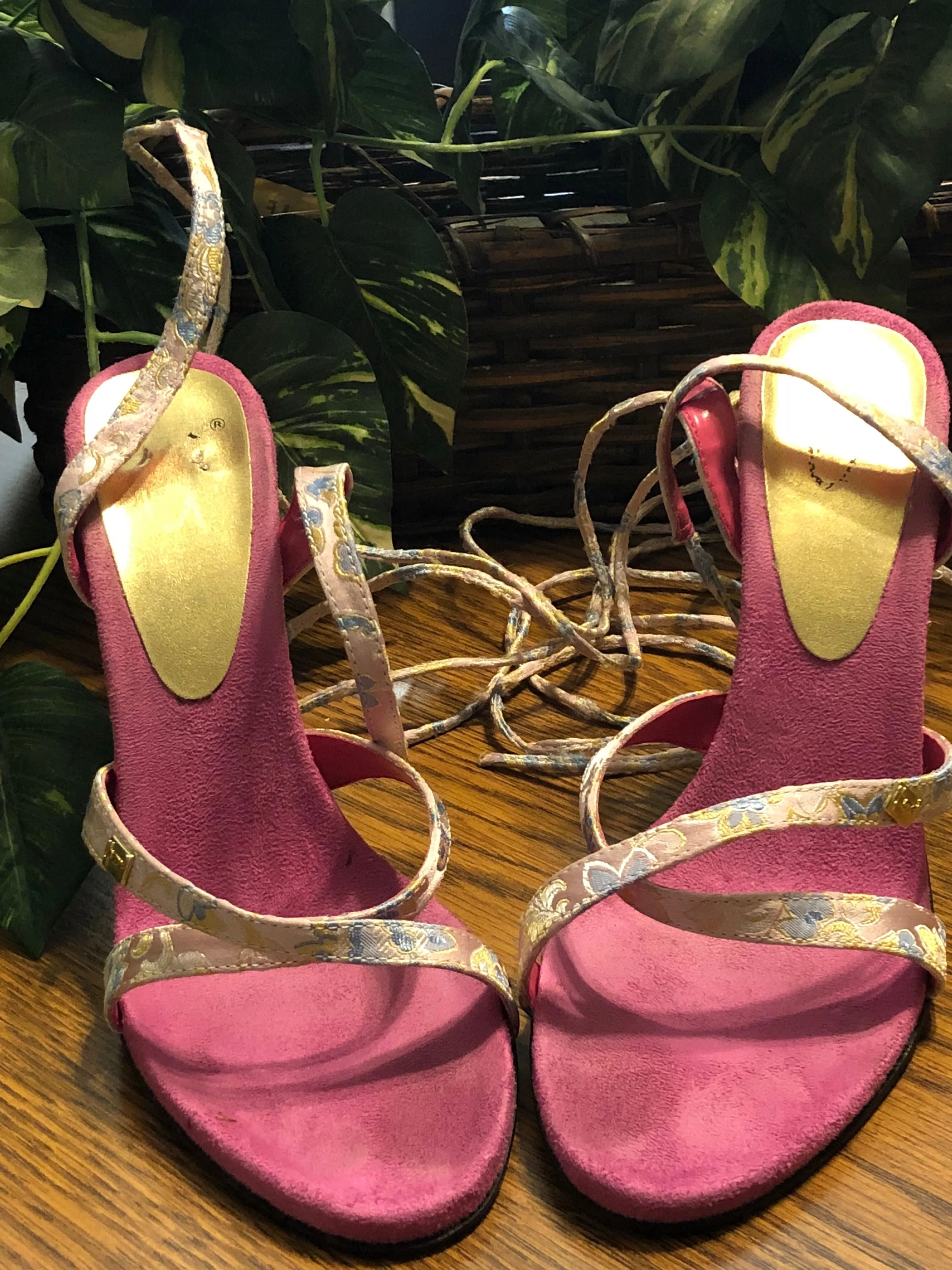Unze Tie Up Heel Sandals - US Size 7 - Used