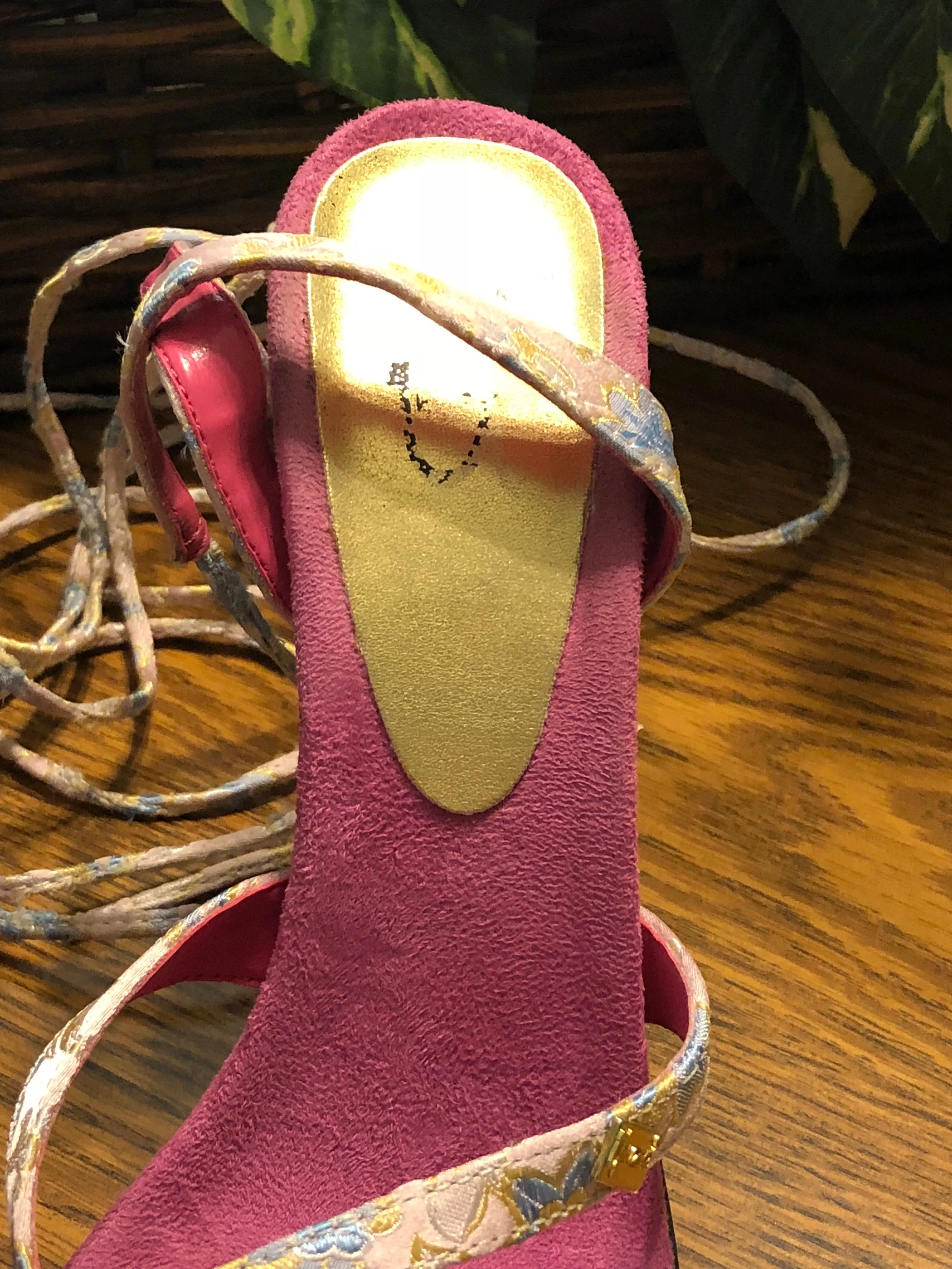 Unze Tie Up Heel Sandals - US Size 7 - Used